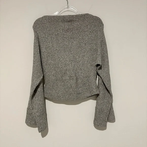 We The Free Crazy on you cropped thermal Cinch Sweater Bell Sleeves grey small - Picture 3 of 6